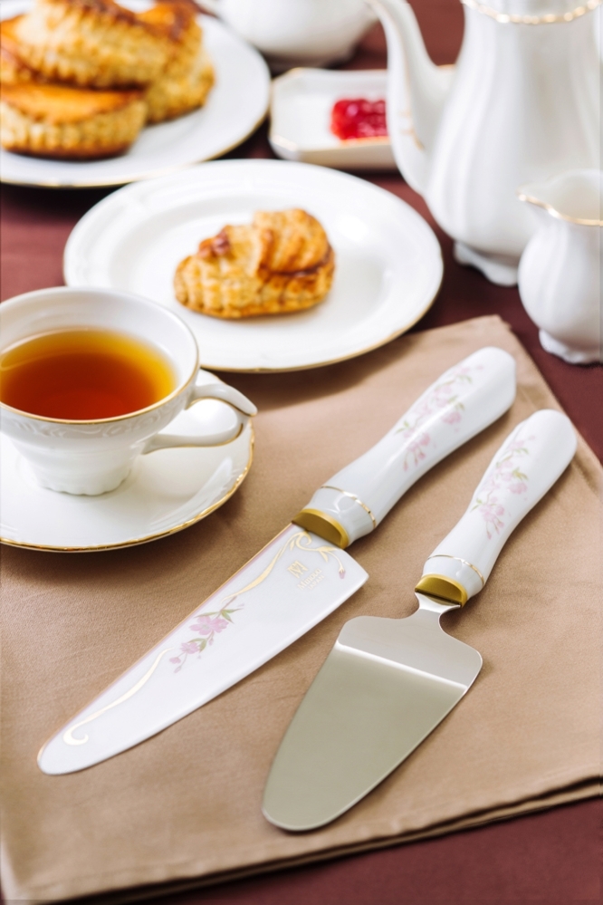 ホームパーティを上質にするMinova Ceramic Jewel Knives(ミノバ セラミック ジュエル ナイフ)