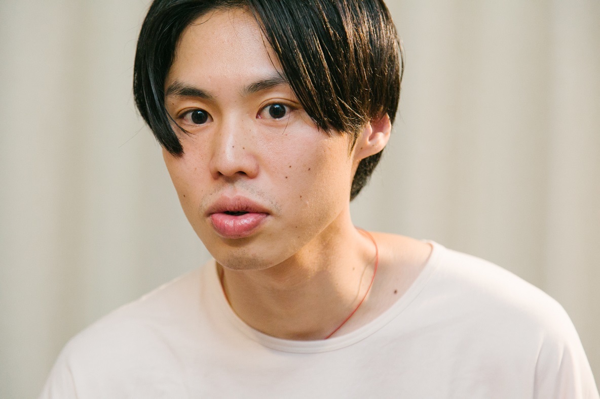 グラフィックデザイナー 金田遼平