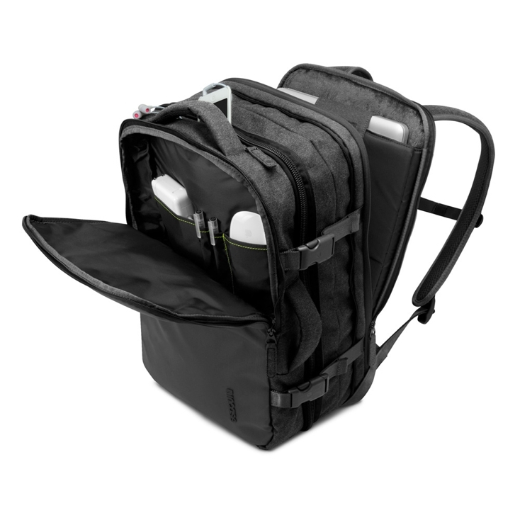 incaseの17インチのMacBookまで収納できる「EO Travel Backpack」