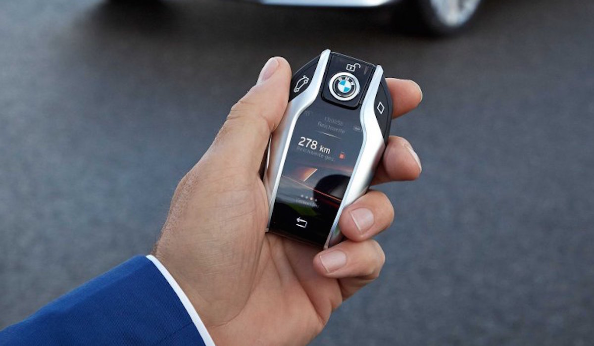 BMW 7シリーズ:フルカラーのタッチスクリーンを搭載