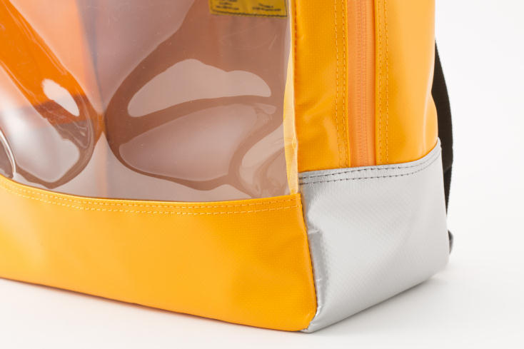 BAGWORKSのしごとのかばんから出た防災バッグ