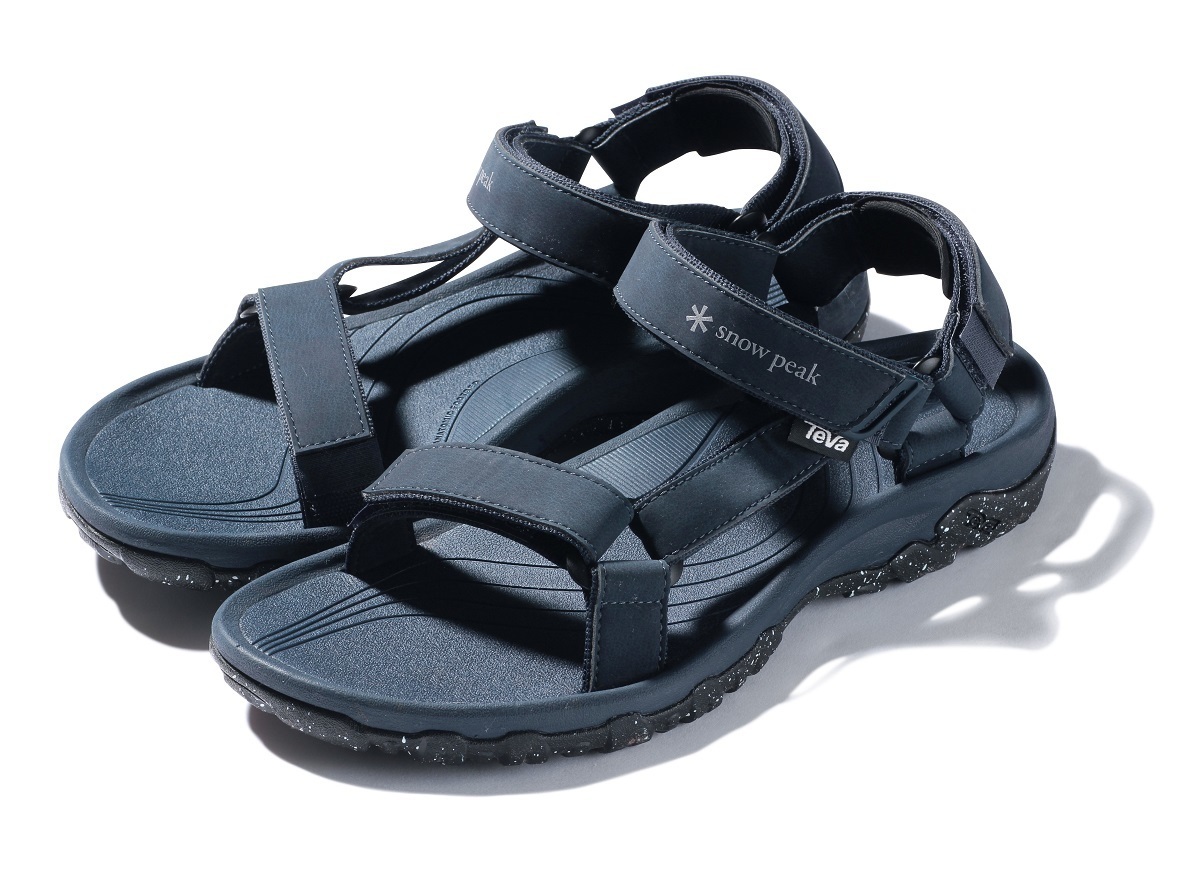 スノーピークとTevaのコラボサンダルが、9月1日から数量限定で発売