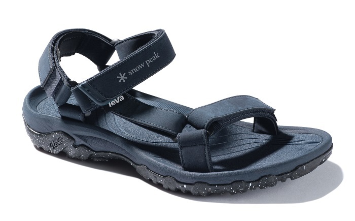 スノーピークとtevaのコラボサンダルが 9月1日から数量限定で発売