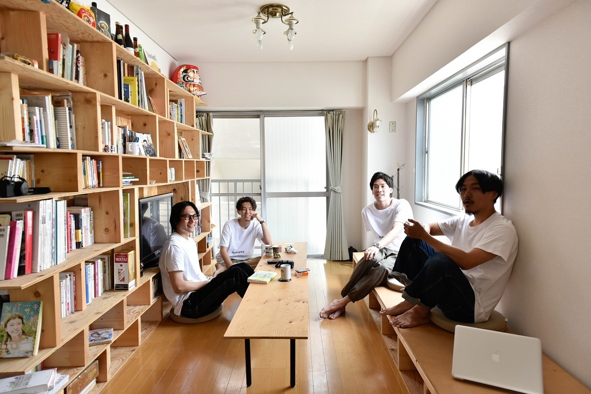 学生時代の仲間と暮らす、屋上付きシェアハウス(中野富士見町)|みんなの部屋