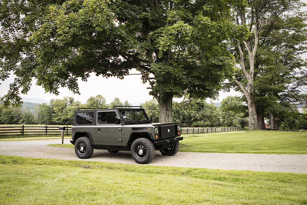 アウトドアもこなすタフさ×エコな電気自動車「BOLLINGER B1」