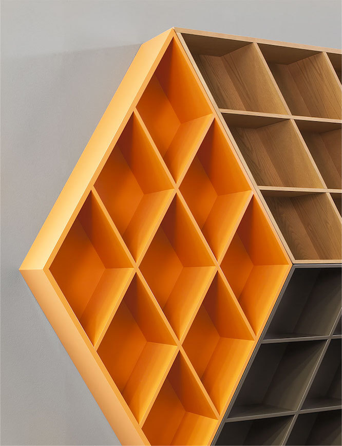 ルービックキューブがモチーフ 奇抜なデザインの本棚が インテリアの主役に Roomie ルーミー