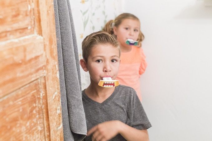 口にくわえて たった10秒で歯磨き完了 ハイパー子供用歯ブラシが歯磨き嫌いを解決するよ Roomie ルーミー