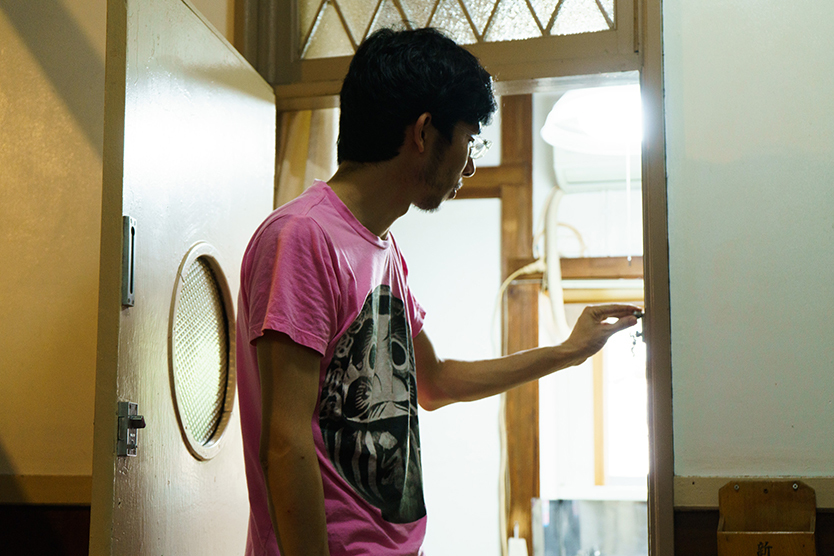 前編 自称ミニマリストは レトロとモダン 理想と現実 の狭間に生きる 渋谷区 みんなの部屋 Roomie ルーミー