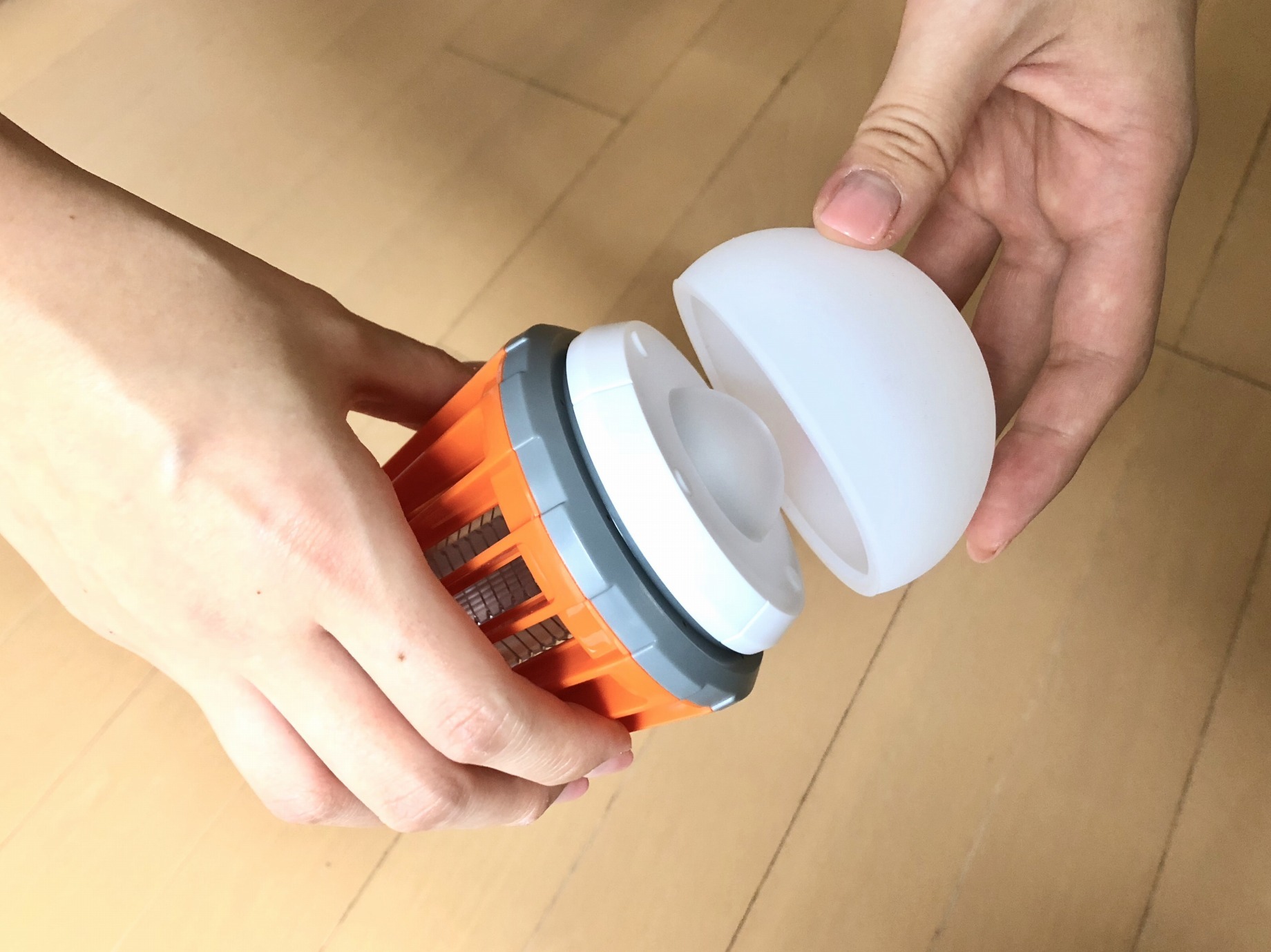 このランタンが キャンプやベランダの敵を撃退するって アウトドアな家暮らし Roomie ルーミー
