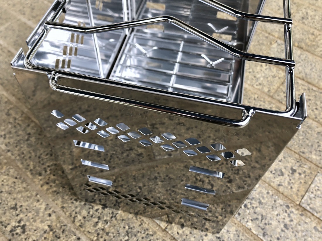 組み立てがめちゃラク キャンプやベランダで 焼きものを手軽に楽しめるよ アウトドアな家暮らし Roomie ルーミー