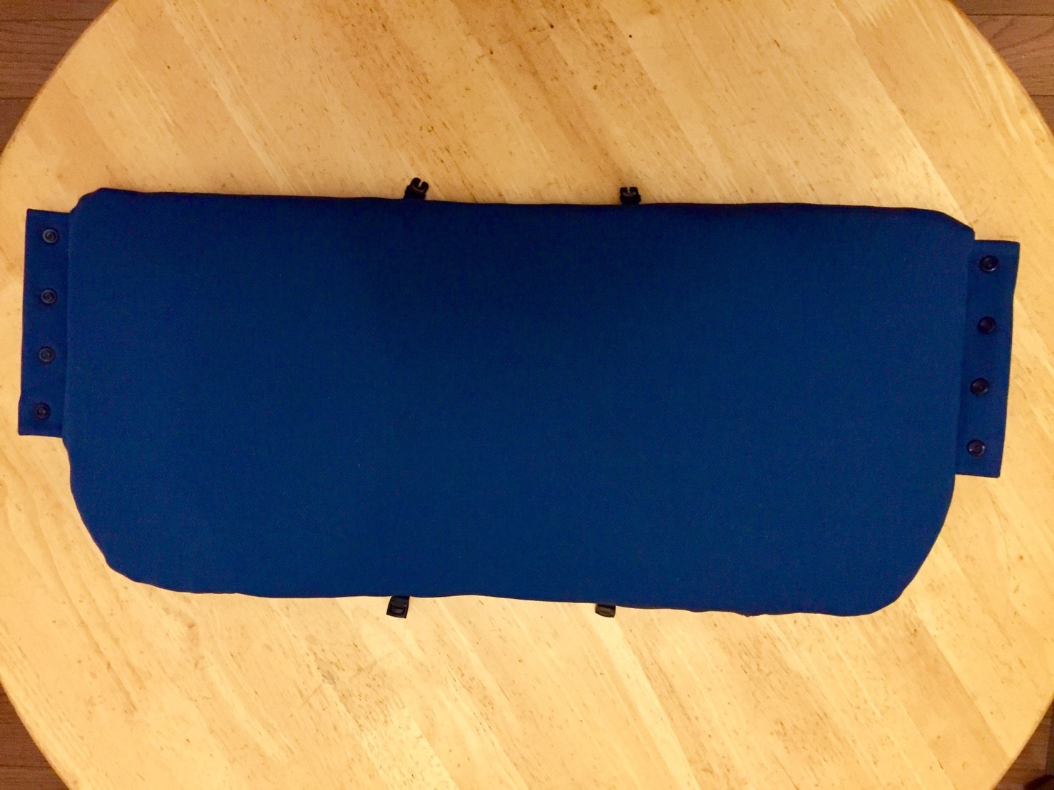 携帯できるのにグッスリ 無印の新しいネックピローはここがすごいぞ マイ定番スタイル Roomie ルーミー