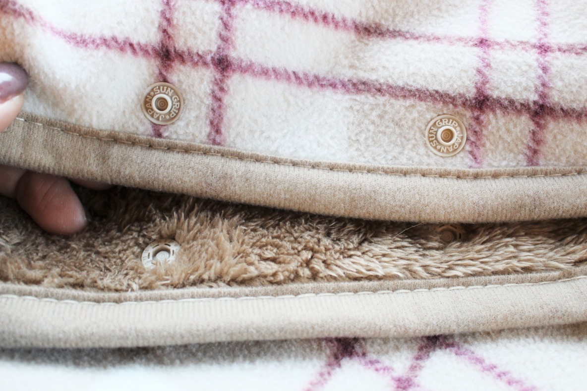 寒い朝の救世主 ニトリのふかふか着る毛布で この冬3回感動しちゃってるよ マイ定番スタイル Roomie ルーミー