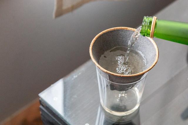 このフィルターで安ワインを高級ワインに変えて飲もうよ Roomie ルーミー