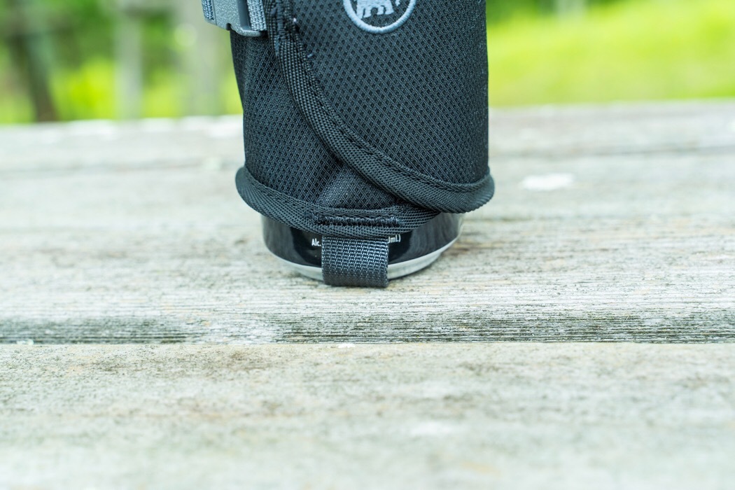 さすが山スペック 1lのボトルもスマホもmammutのコレに入れて持ち運んでるよ Roomie ルーミー