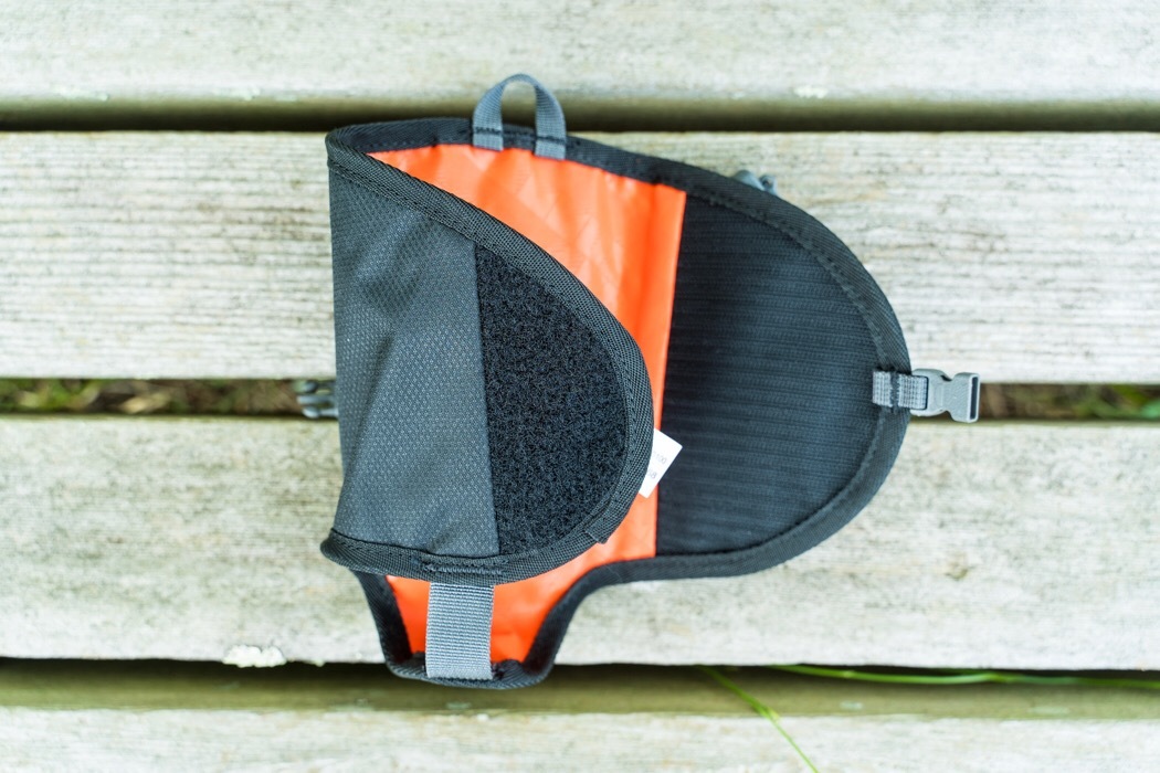 さすが山スペック 1lのボトルもスマホもmammutのコレに入れて持ち運んでるよ Roomie ルーミー