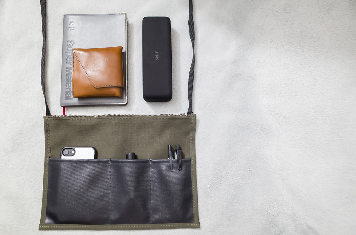 中川政七商店の帆布のサコッシュポーチでバッグの中身を断捨離 また一段と身軽になってしまったな Roomie ルーミー