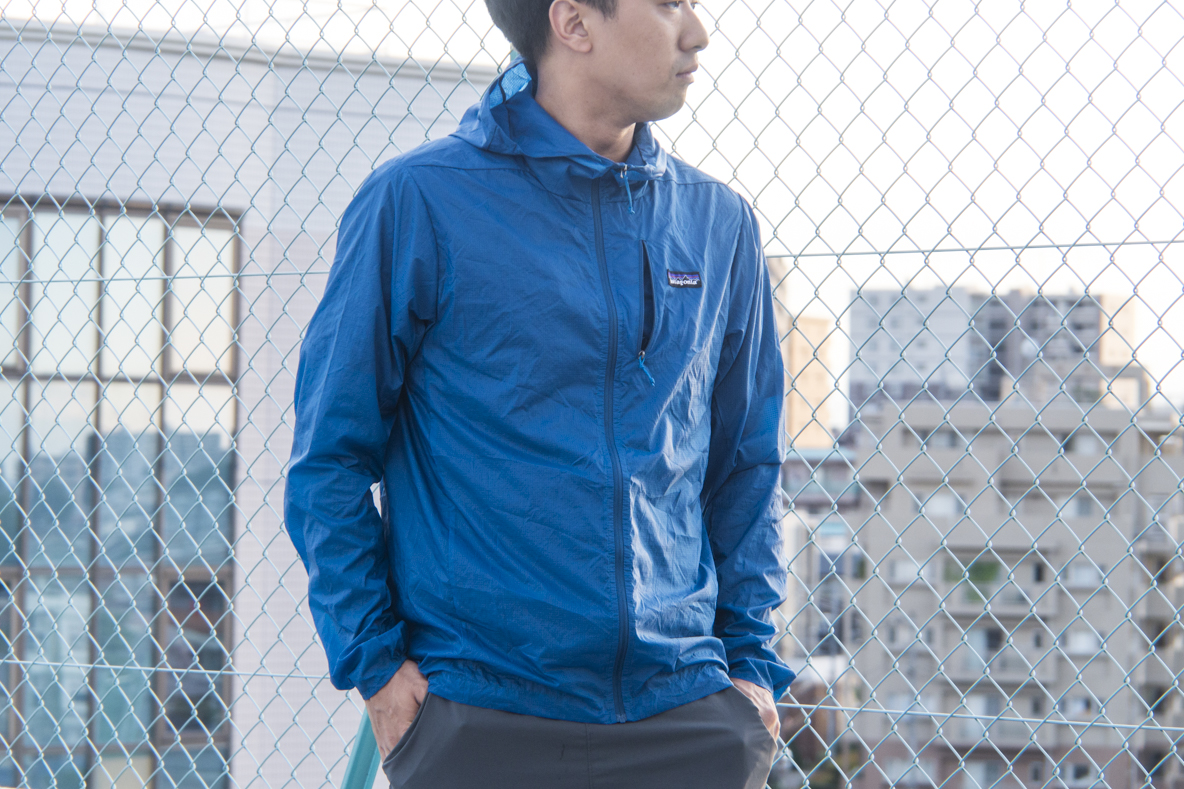 Patagoniaのフーディニ ジャケットは季節の変わり目に大活躍 ポケットサイズの頼りになる1着 身軽スタイル Roomie ルーミー