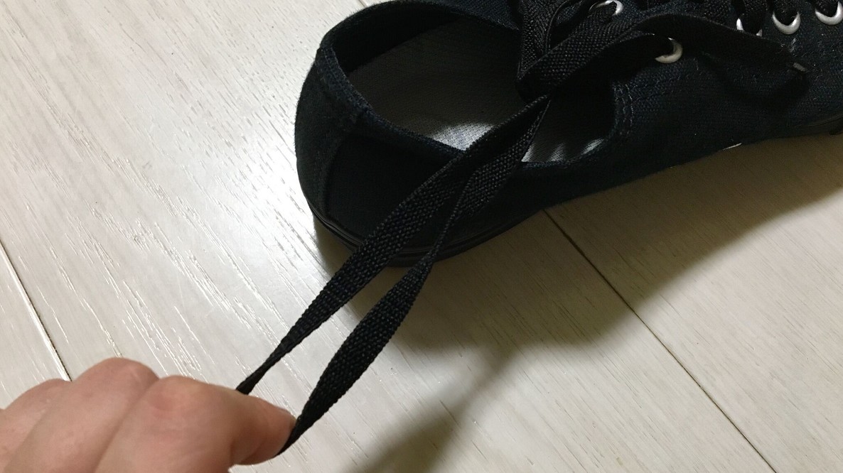 無印良品 撥水スニーカー 100均 伸びる靴紐 の組み合わせが最強 Roomie ルーミー