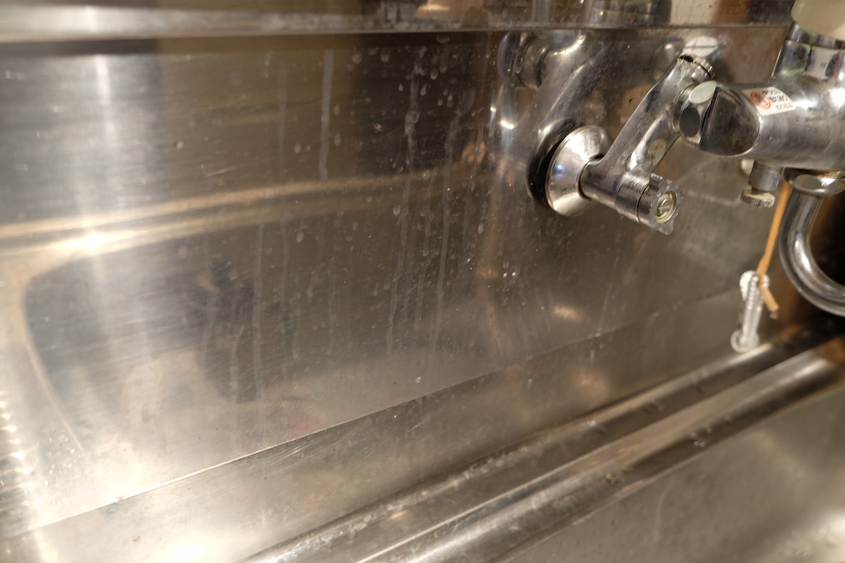 ウタマロクリーナーでお風呂もトイレもキッチンも掃除完了 肌にやさしく 手荒れ問題 を解決してくれるよ Roomie ルーミー