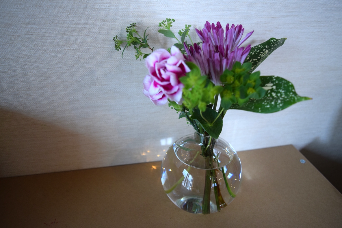 ストレスが溜まる毎日に 癒しを届けてくれる お花の定期便で変わったこと マイ定番スタイル Roomie ルーミー