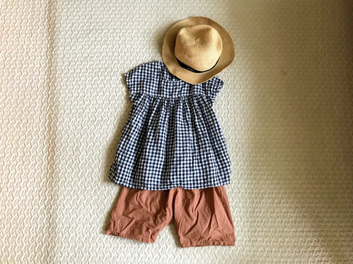 無印良品のフレンチリネンが 汗っかきの子どもとのお出かけをかわいく快適にしてくれるよ Roomie ルーミー