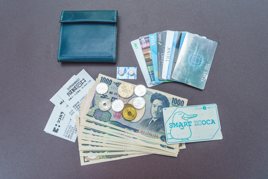 カードにお札 小銭もたくさん入るのに厚さはたった2cm 身軽すぎるミニマルウォレットが夏の外出を楽にしてくれた Roomie ルーミー