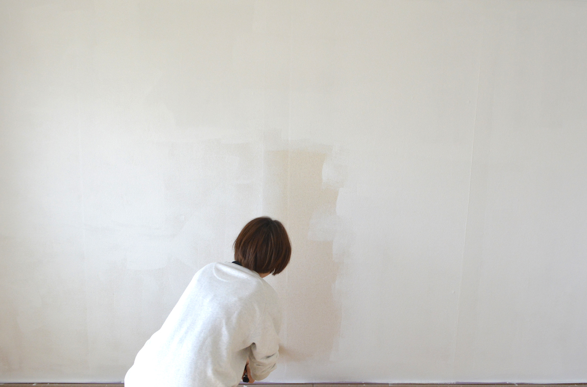 セルフリノベーション入門 塗装編 築40年以上の団地でも 壁を塗るだけでこんなに変わる Roomie ルーミー