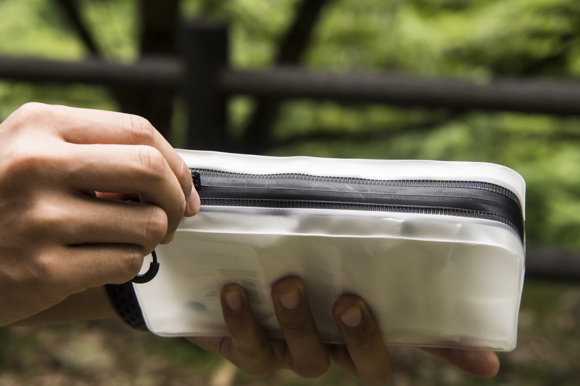 無印良品　 TPU自立するポーチ