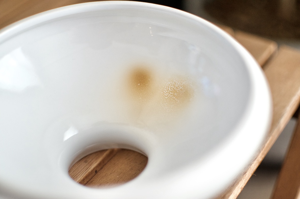 山崎実業のポットで 生活感を出さない 蚊対策 中の汚れもサッと落とせて楽ちんなんです Roomie ルーミー 山崎実業のポットで 生活感を出さない 蚊対策 中の汚れもサッと落とせて楽ちんなんです Roomie ルーミー