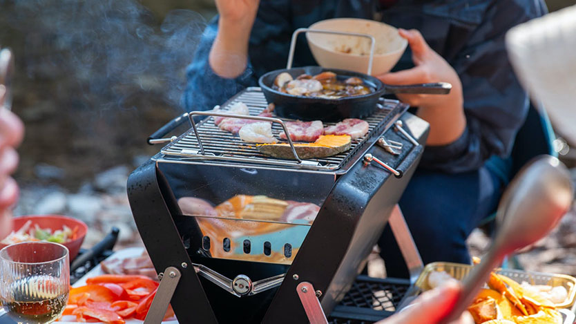 「GUSTA」のスーツケース型BBQスタンド「Suitcase BBQ(スーツケース バーベキュー)」