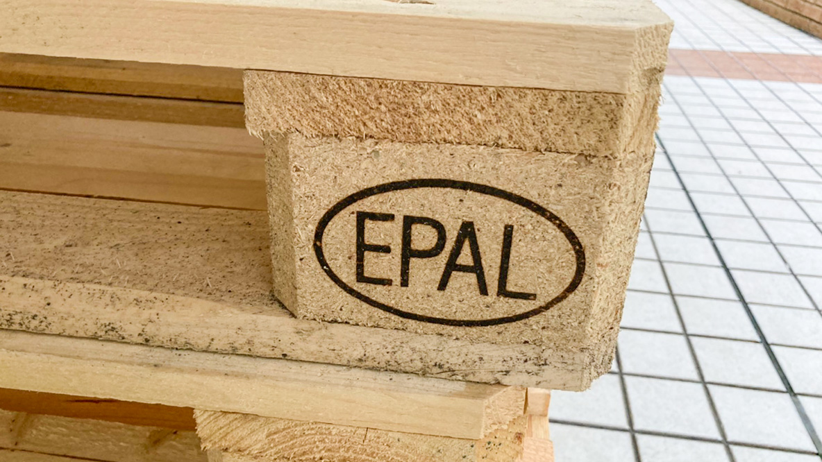 とにかく手軽にベッドをdiyしたいなら 中古のパレットが最適だよ Roomie ルーミー