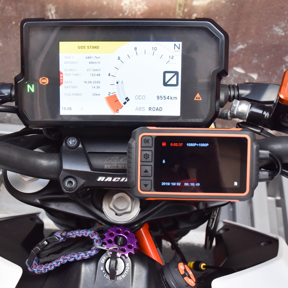 サンコーが次に生み出したのは バイク用のドライブレコーダー ツーリング撮影カメラとしても活躍 Roomie ルーミー