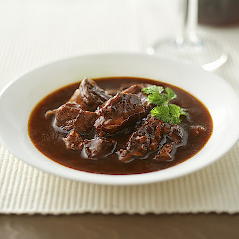「世界の煮込み 牛肉の赤ワイン煮 160g(1人前)」