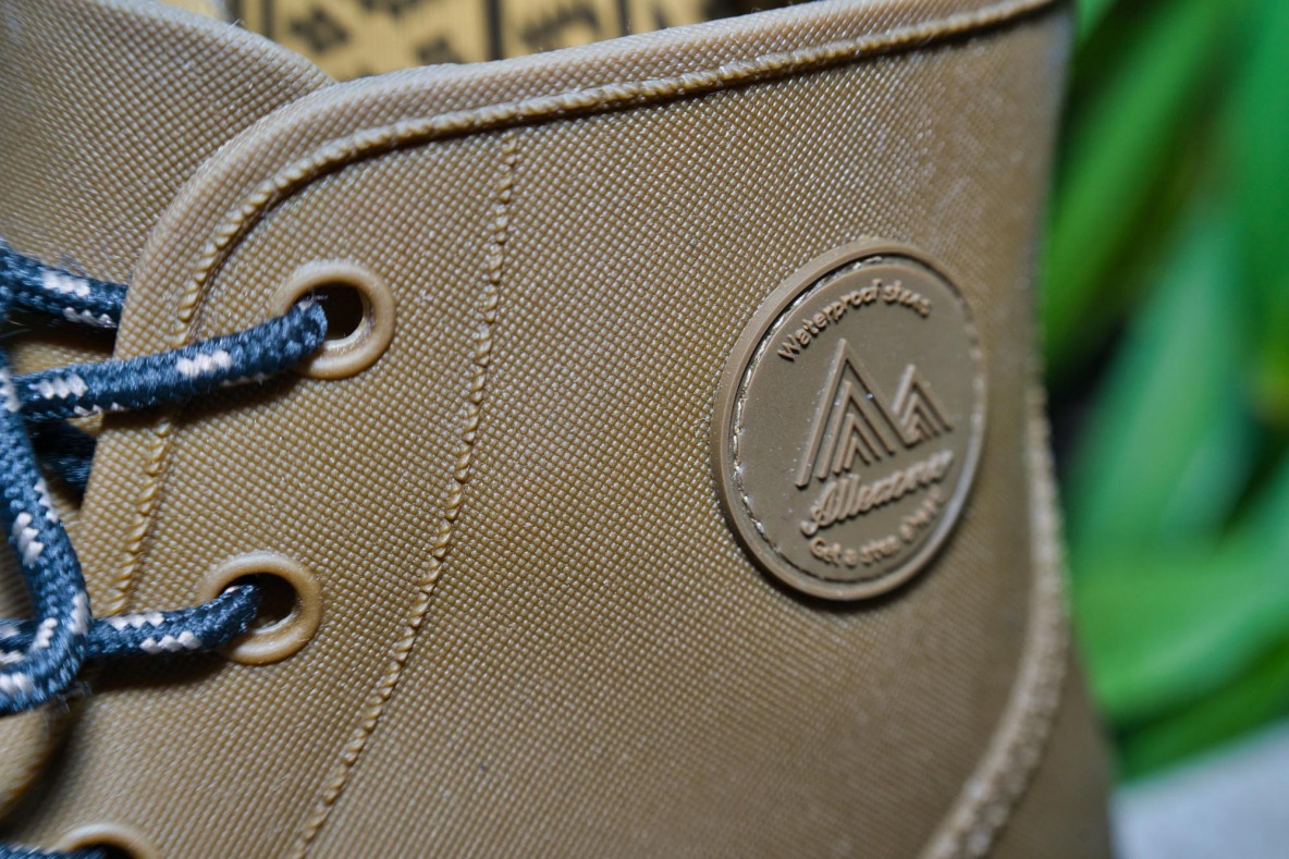 ワークマンの 防水サファリシューズ は靴底から7cm防水 アウトドアや雨の日に大活躍するんだ Roomie ルーミー