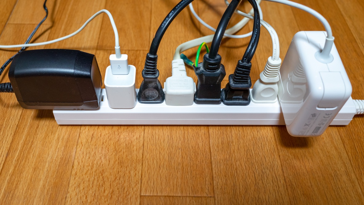 スリーコインズの電源タップが 電子機器周りのストレス を解消してくれる理由とは Roomie ルーミー