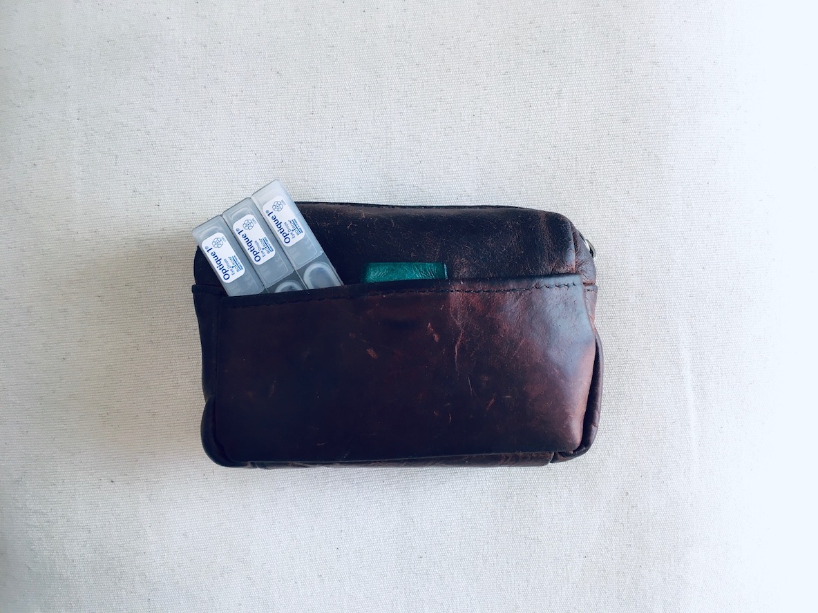 1回使いきりの目薬なら 使用期限を気にしなくていい ポーチに忍ばせて 冬の乾燥対策に 身軽スタイル Roomie ルーミー