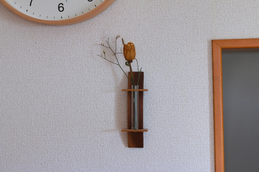 Kochiの一輪挿しで気軽に 花のある暮らし が実現した 賃貸でも大丈夫だよ Roomie ルーミー