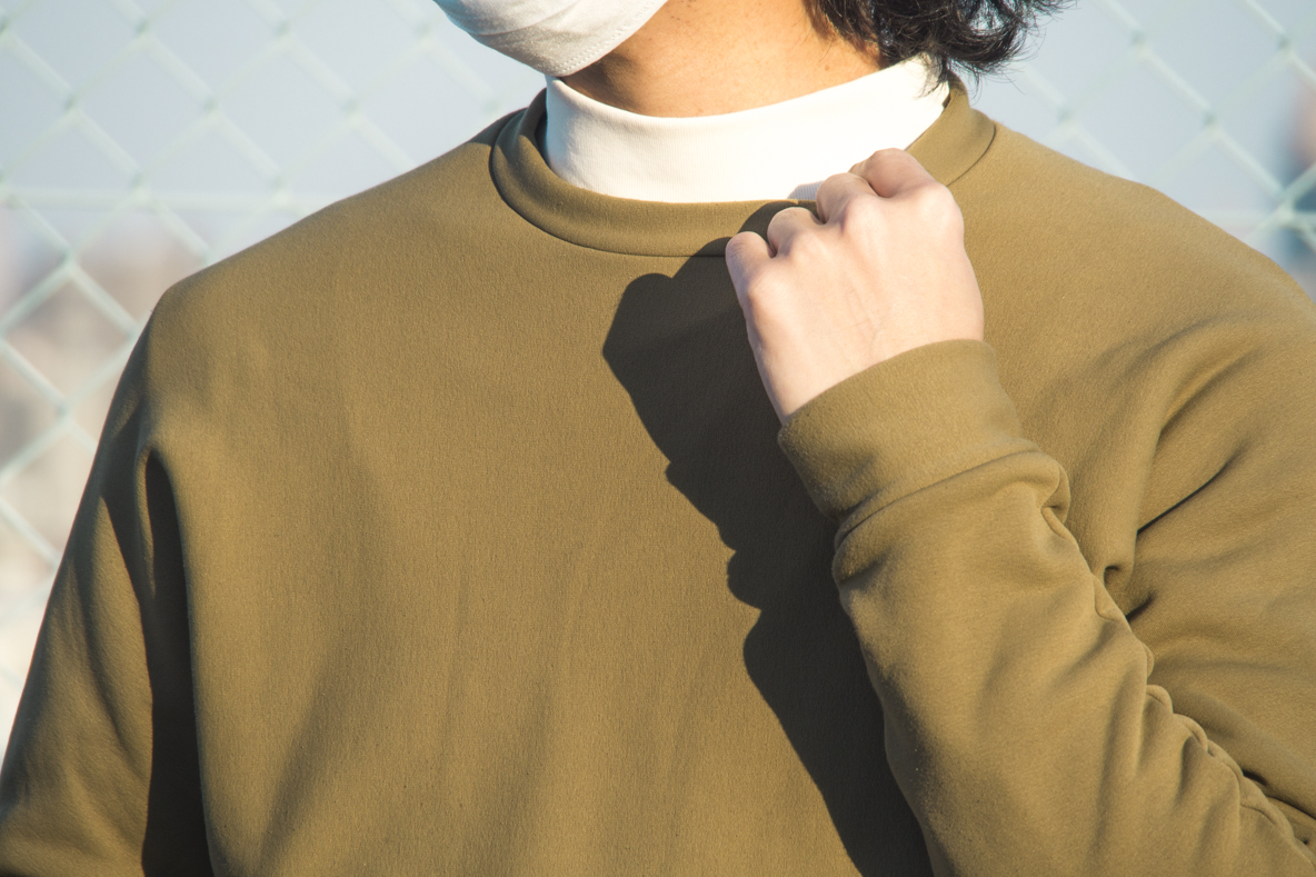 ユニクロuのモックネックプルオーバーが春に大活躍してくれそうな予感 去年買い逃した方も今がチャンスかも Roomie ルーミー