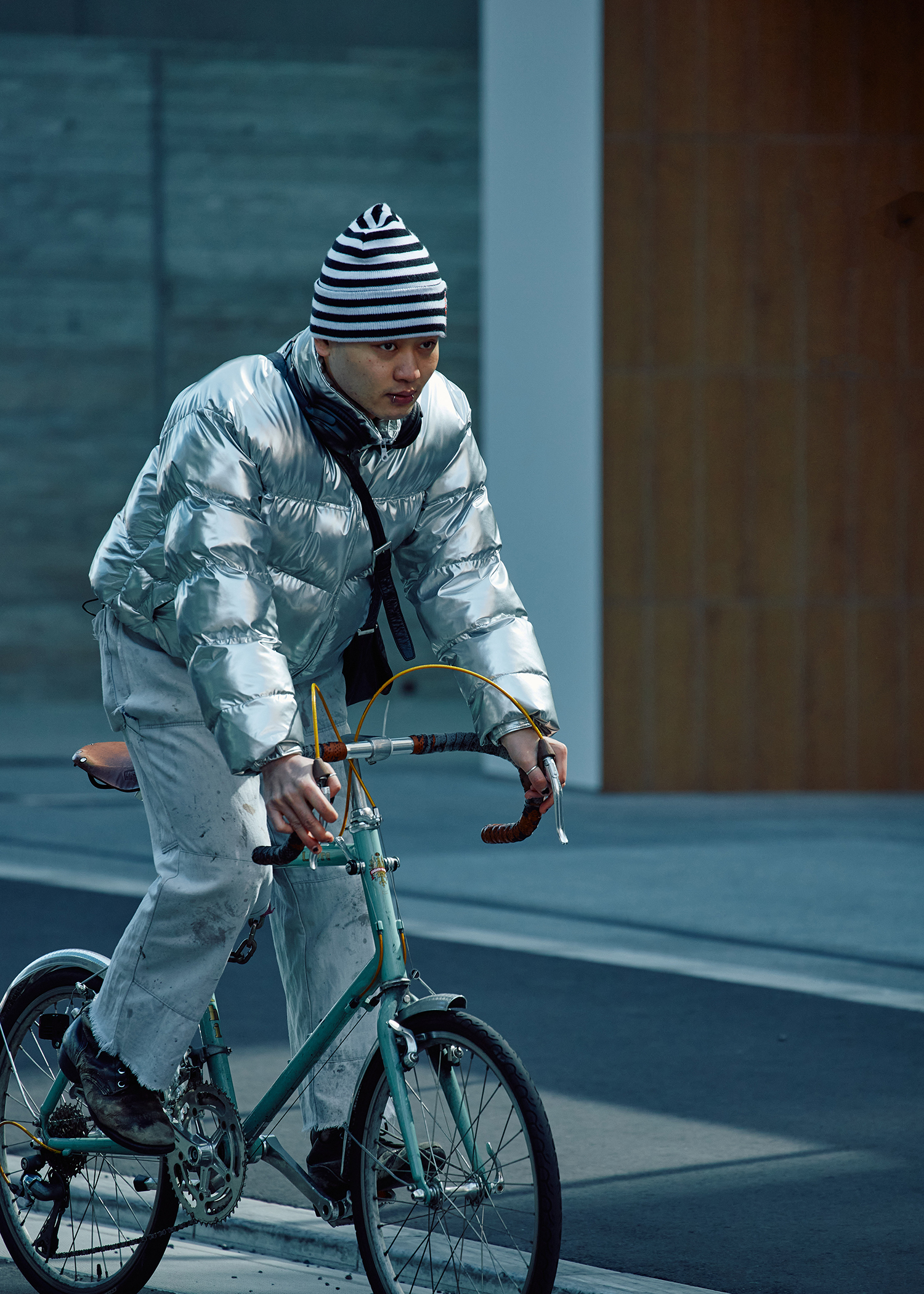 Bianchiを選んだのは フランス映画の名作がきっかけ 若手美容師が乗りこなす シンプルなミニベロ みんなの自転車 Roomie ルーミー