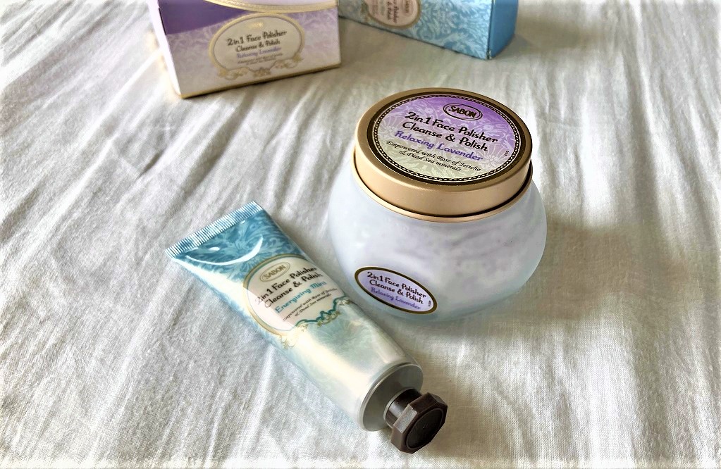 左:SABON 「フェイスポリッシャーリフレッシング(ミント)」60ml 右:SABON 「フェイスポリッシャー リラクシング(ラベンダー)」200mL