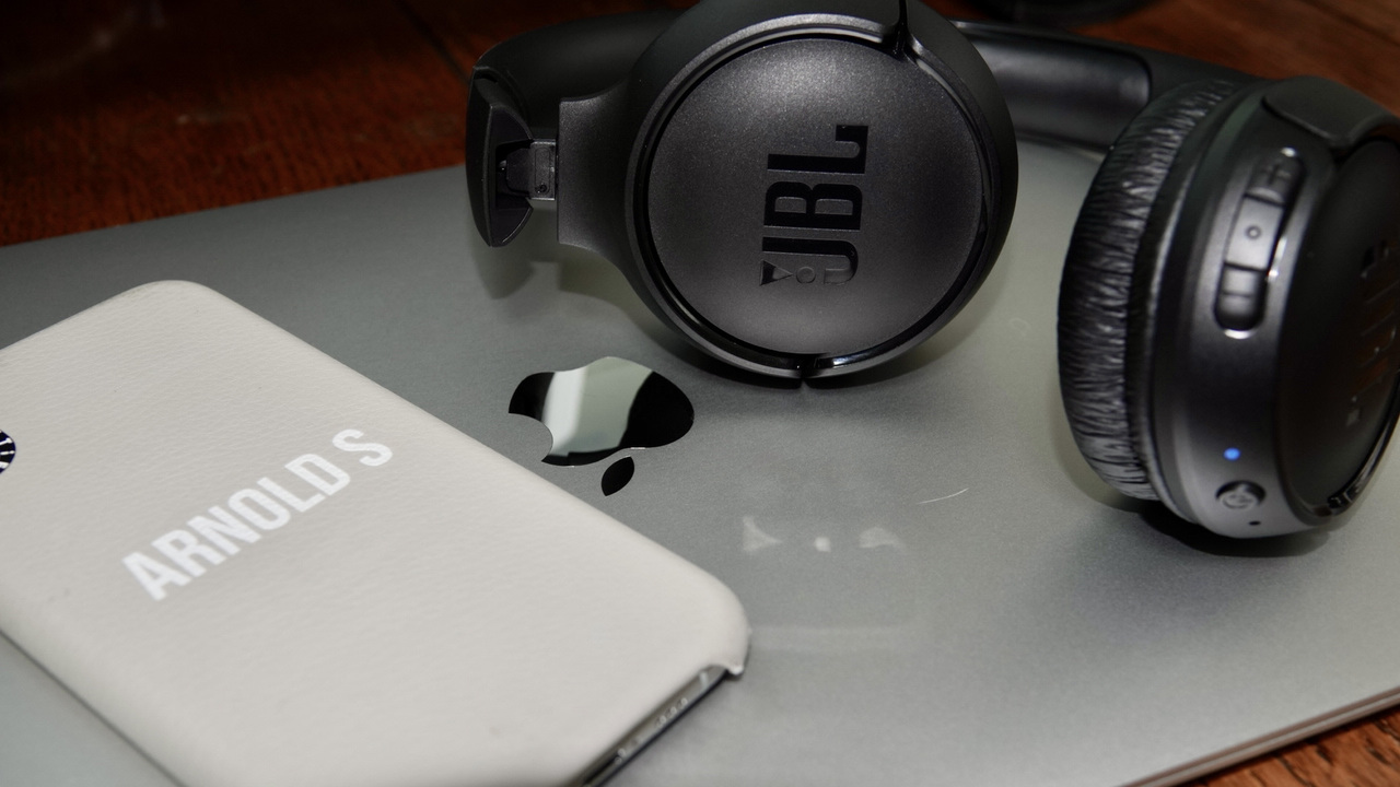 大袈裟すぎないオンイヤーヘッドホン 使わない時間がないくらいお気に入りに 21年11月4日 Biglobeニュース