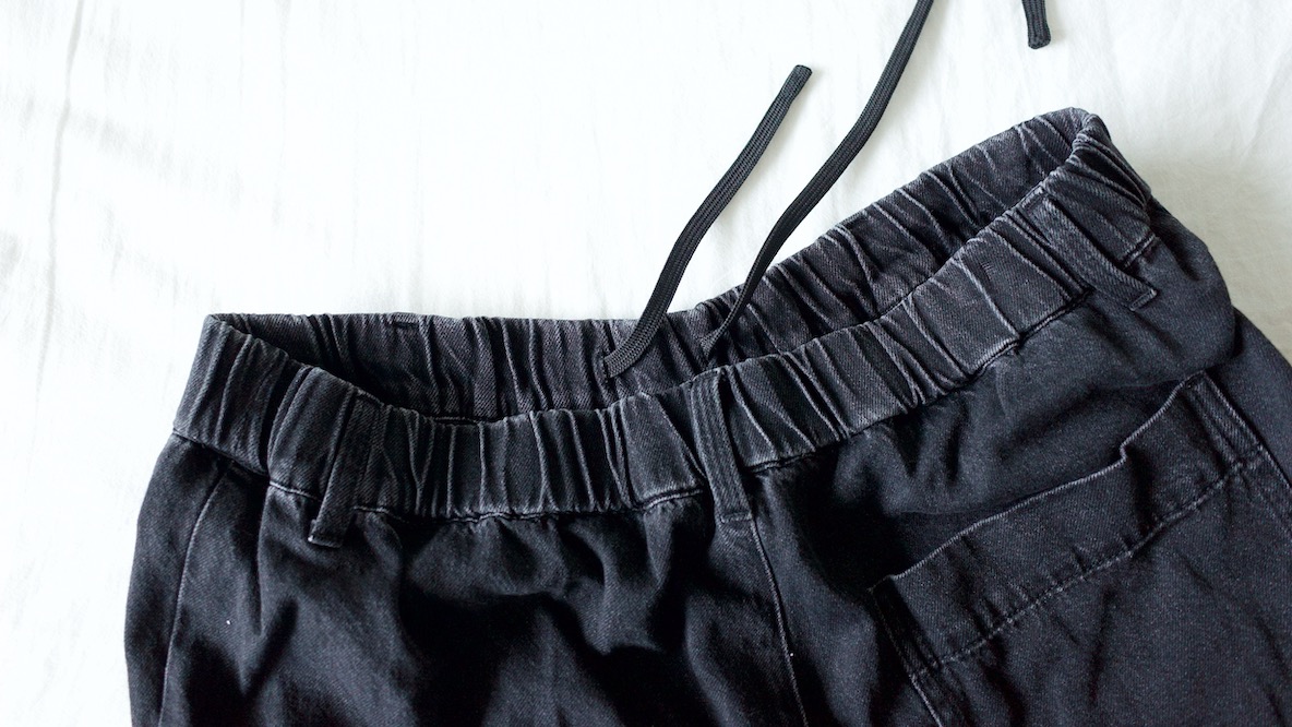 とりあえずと思って買った無印良品の新作パンツが優秀すぎた 形も履き心地も最高で楽チンで安いんだ Roomie ルーミー