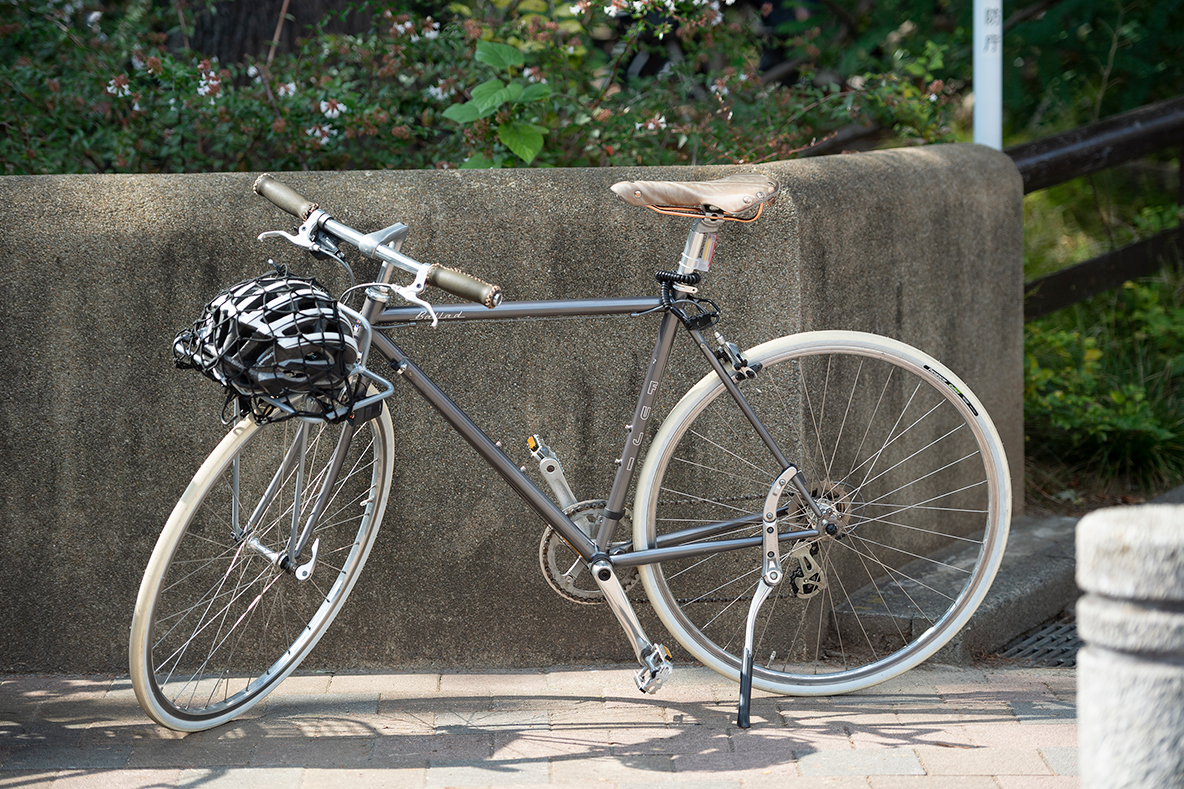 ロンドンで出会ったピストがきっかけで自転車好きに いまは2台持ちでレースにも参戦するほどハマってます みんなの自転車 Roomie ルーミー