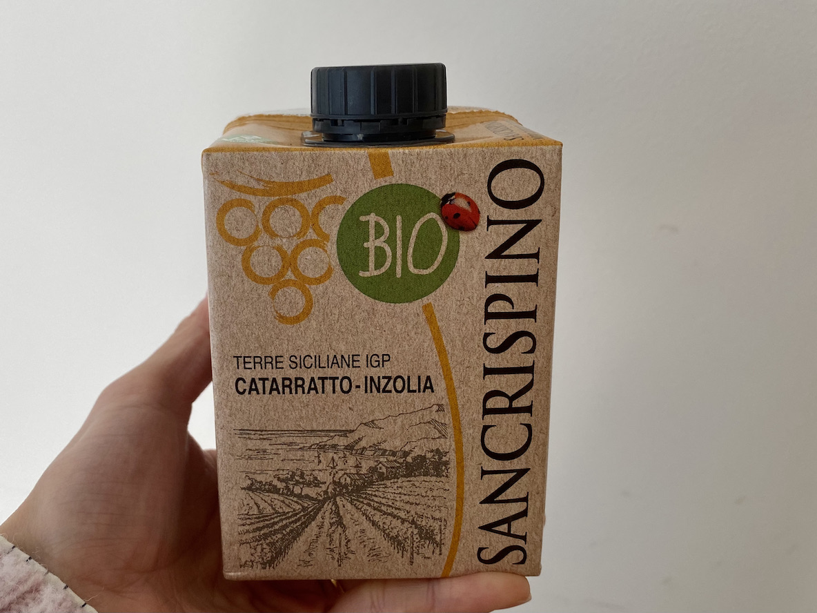 セブンイレブンで出会った 500円台のオーガニックワイン なら 気楽にワインを楽しめるよ Roomie ルーミー