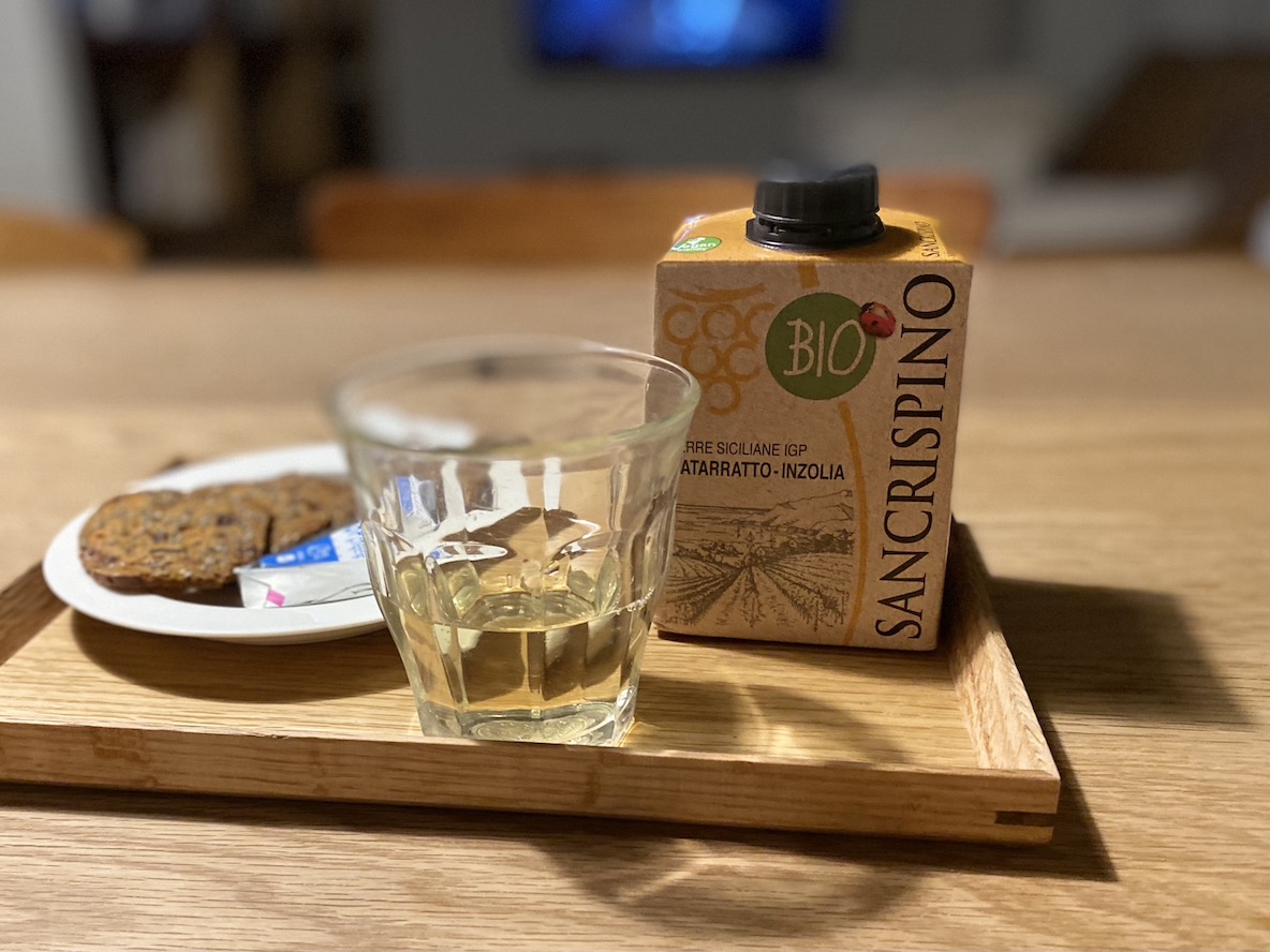 セブンイレブンで出会った 500円台のオーガニックワイン なら 気楽にワインを楽しめるよ Roomie ルーミー