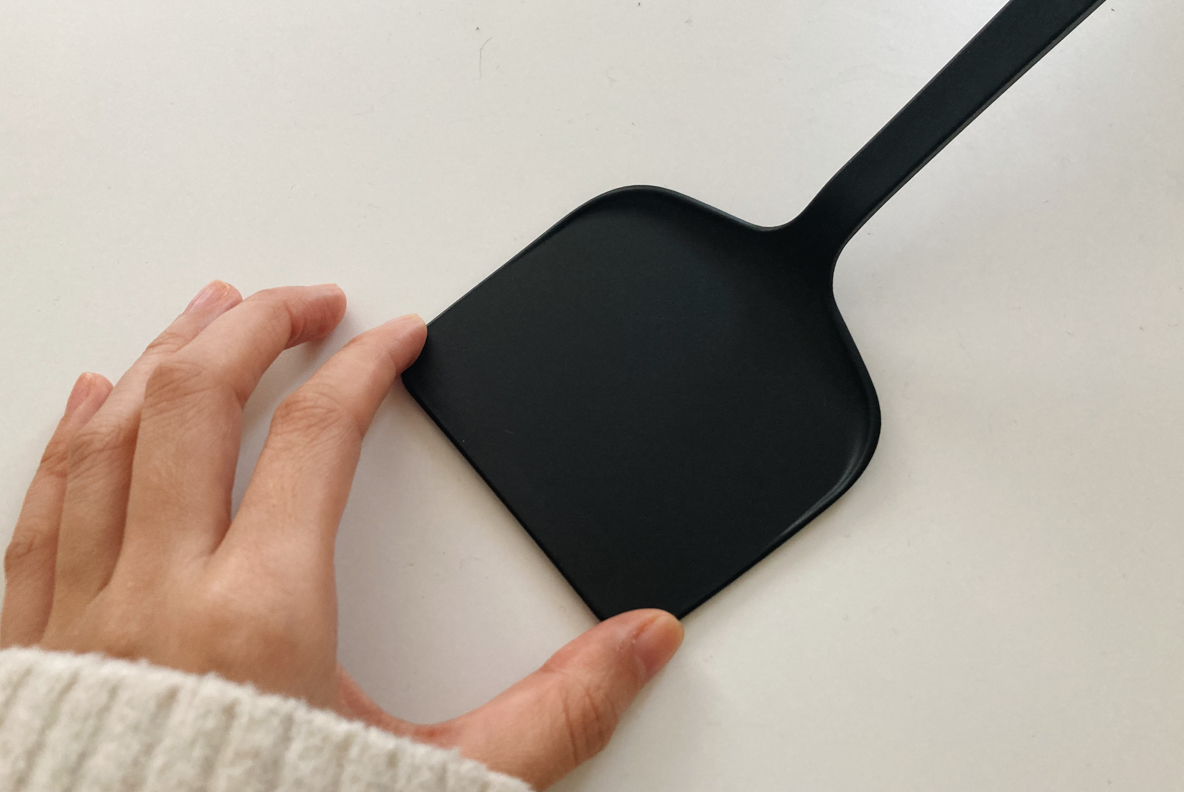 フライ返しの正解は無印良品の ターナー だったんだ スルッと返せてフライパンも傷つけにくいよ Roomie ルーミー