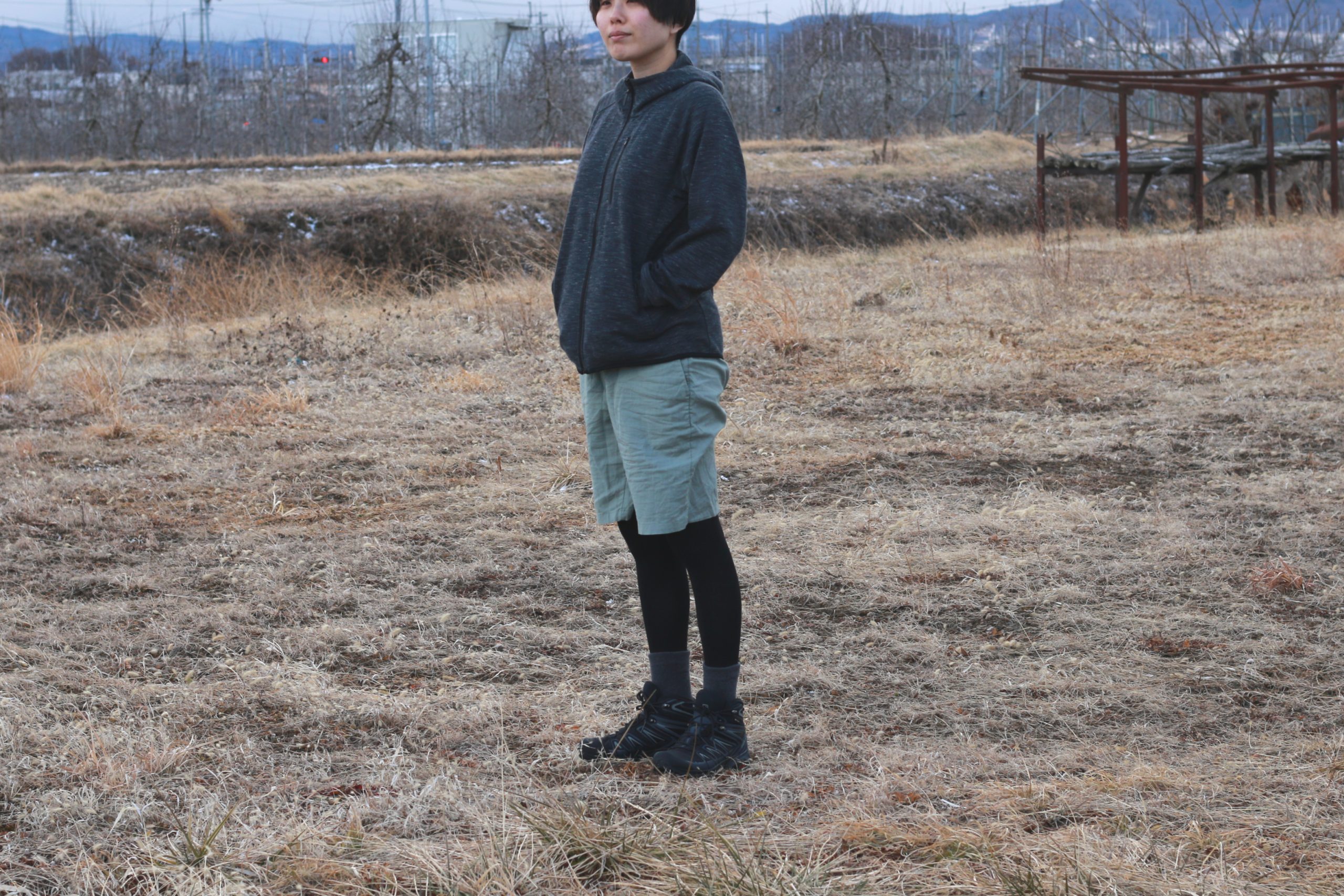 サロモンのハイキングシューズ 本当に買ってよかった 防水透湿なのに軽量で 普段使いにも最高なんだ Roomie ルーミー