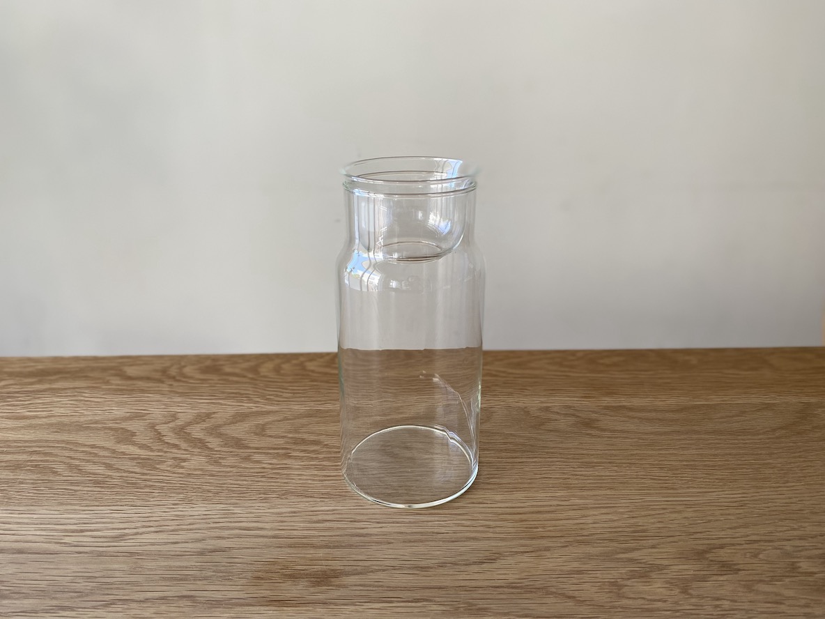 球根用の花瓶 を使って季節のお花を飾ってみたら部屋が春っぽくなったよ Roomie ルーミー