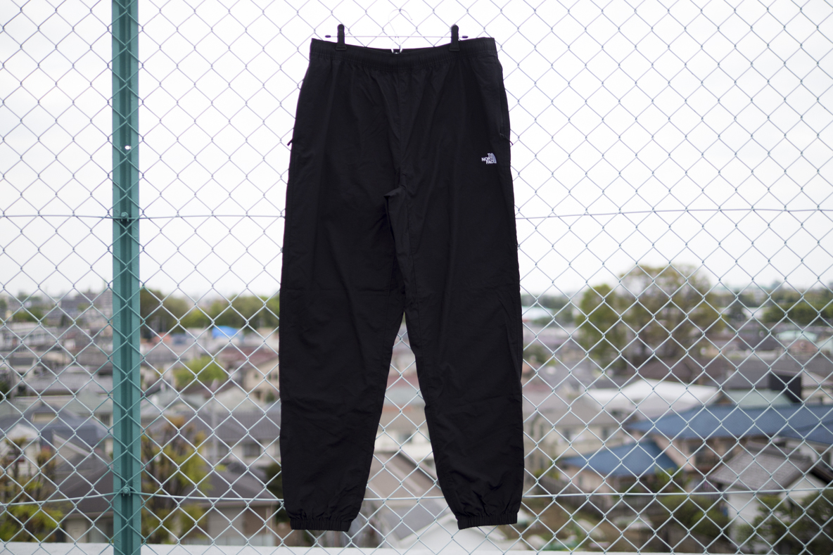 THE NORTH FACEの「バーサタイルパンツ」は軽くて雨にも対応できる優れ ...