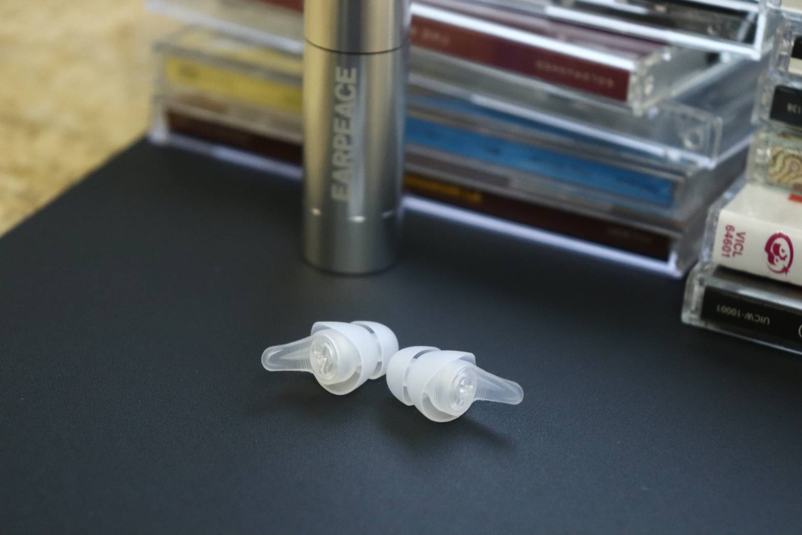 耳のケアや仕事中の遮音に最適 プロ向けのノイズキャンセリング耳栓を編集部2名が試してみたよ Roomie ルーミー 耳のケアや仕事中の遮音に最適 プロ向けのノイズキャンセリング耳栓を編集部2名が試してみたよ Roomie ルーミー